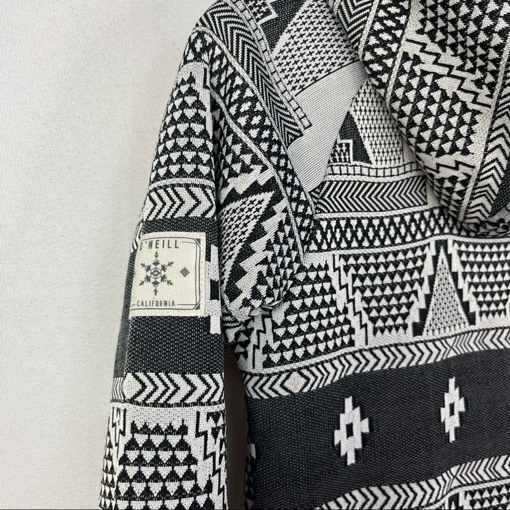 O'Neill Black & White Pullover Aztec Hooded Sweatshirt XS - Image 3