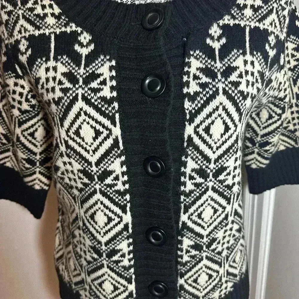Jillian Jone Thick Wool Short Sleeve Sweater Black/ Off White. Sz: S Aztec print Black - Image 8