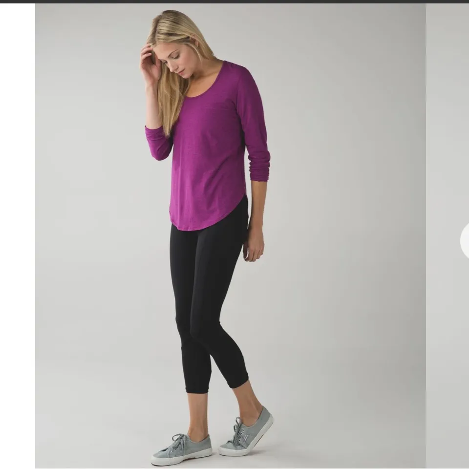 LULULEMON Yogini 5 Year Tee Heathered Regal Plum Size 6 - Image 5