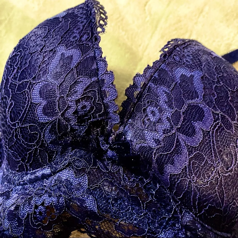 NWT DARK BLUE LACE BRA - Image 3