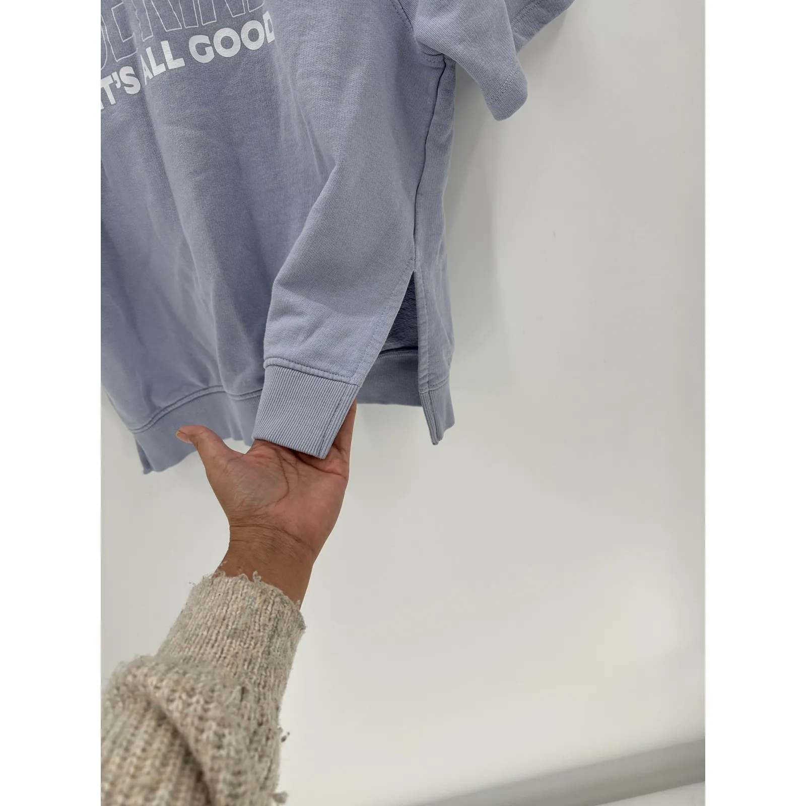 H&M periwinkle blue "Be Kind - It's All Good" short sleeve sweatshirt cotton - Image 3