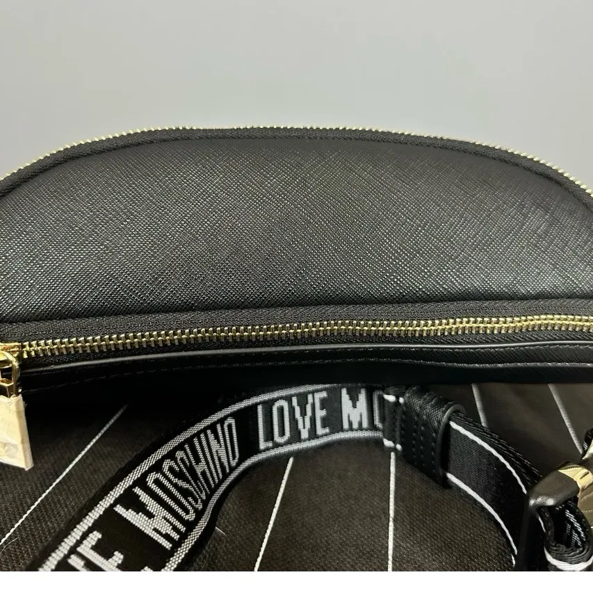 LOVE MOSCHINO Nero Stampa Rossa Crossbody Belt Bag NWT - Image 10