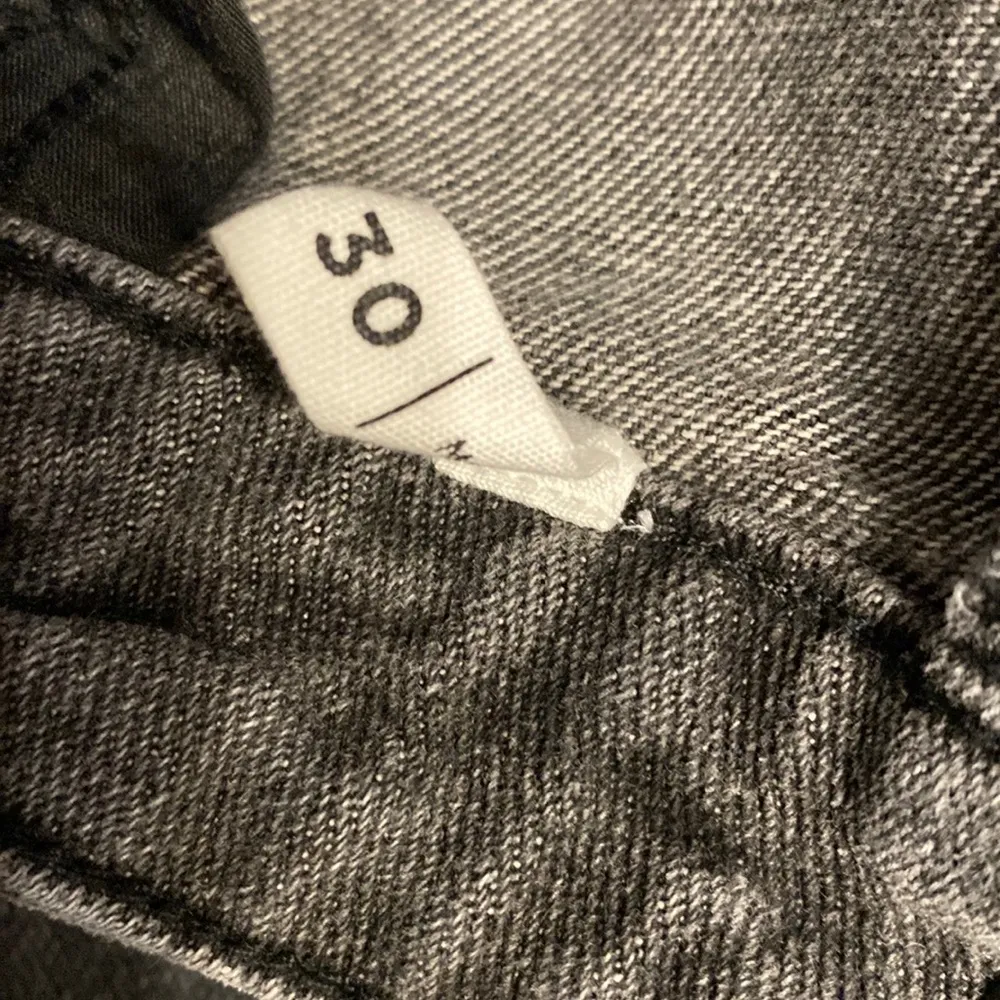 PACSUN Distressed Grey Mom Jeans Size 30 - Image 7