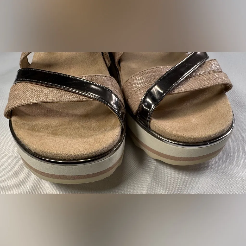 Vionic Kellyn Sandal- Size 8 - Image 6