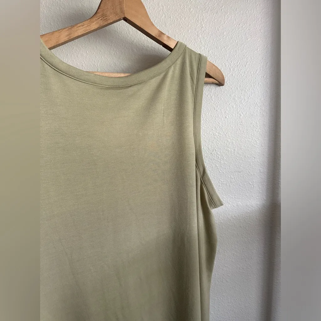 Wonderly  STUDIO Dress. - Image 8