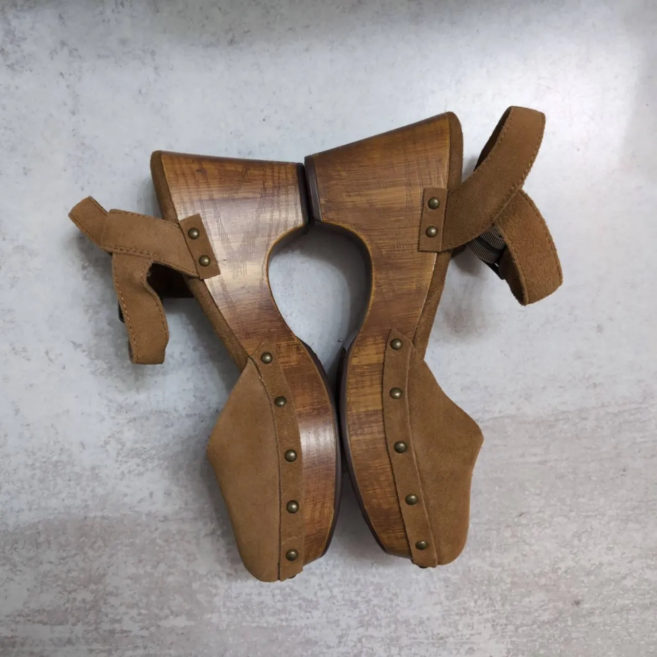 House of Harlow 1960 Cherub Chestnut Tan Ankle Strap Platform Rivet Clogs 8M Brown Size 8 - Image 7