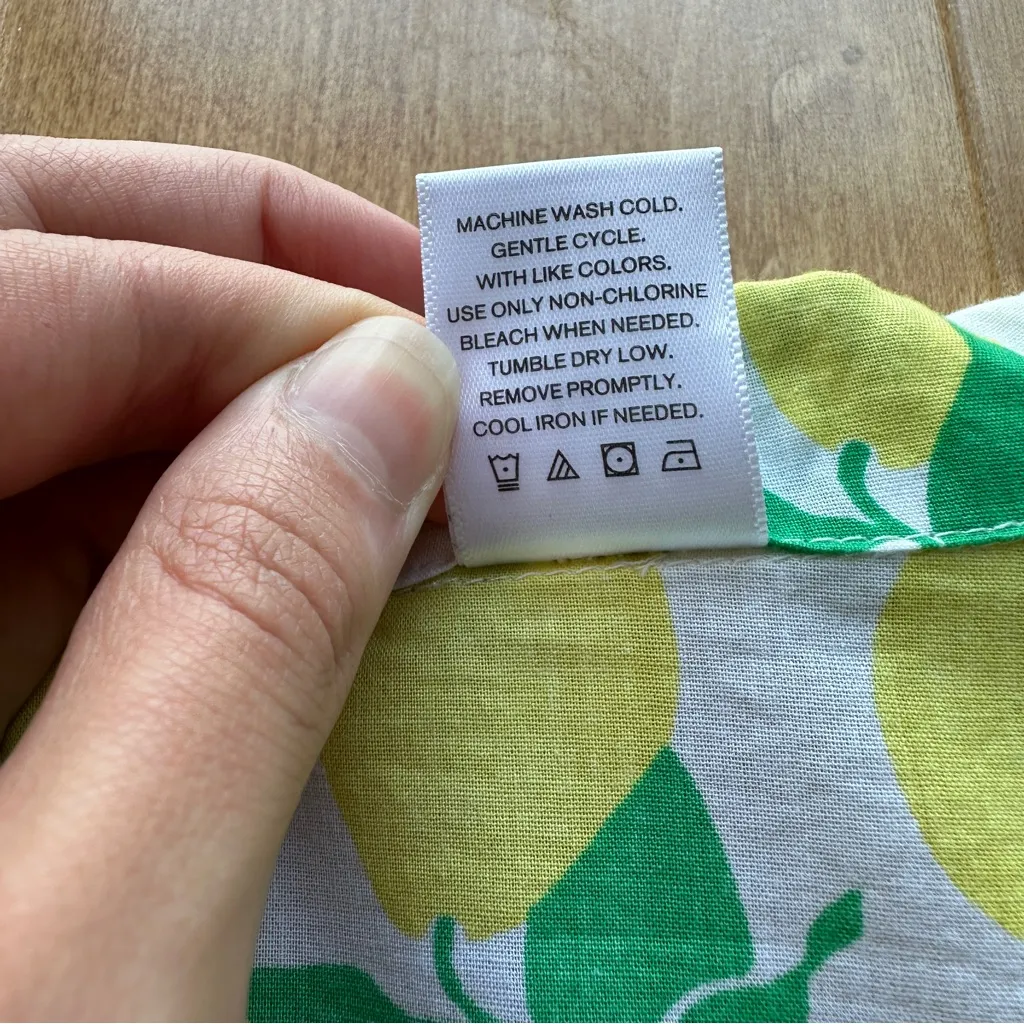 Liz Claiborne Sleepwear Lemon Print Pajama Set, Shirt and Short Set, Size Medium - Image 7