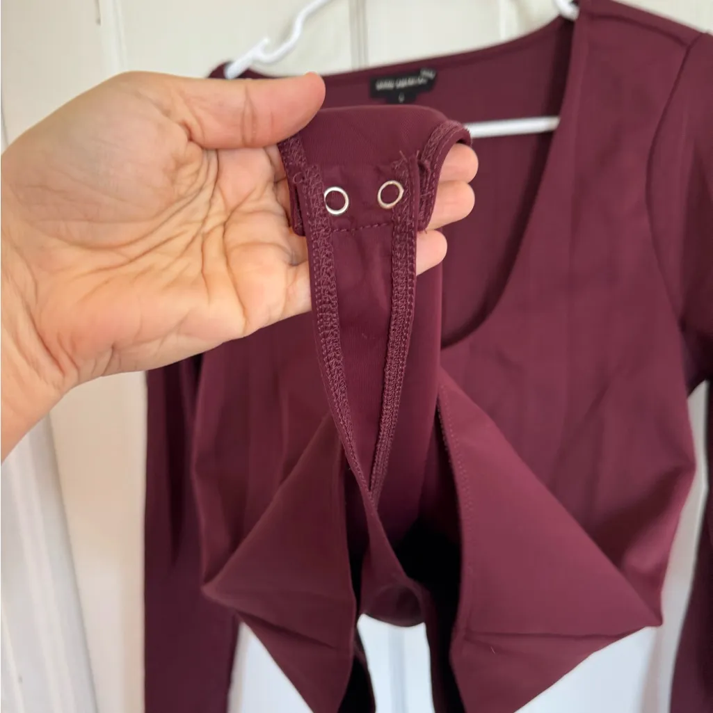 Good American Burgundy Scuba Scoop bodysuit size large - Image 4