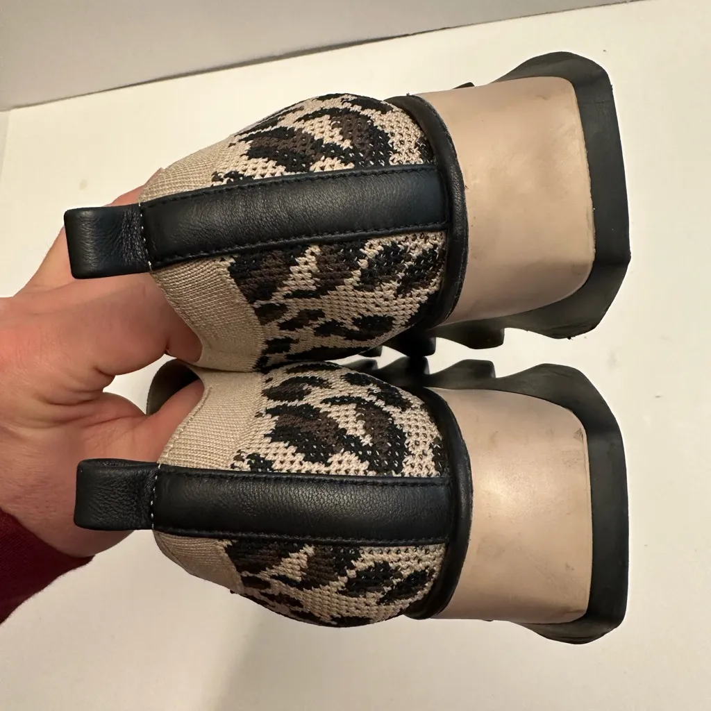 L'Amour Des Pieds Havanna Wedge Sneaker in Tan/Black Cheetah Print Size 8.5 Tan - Image 11