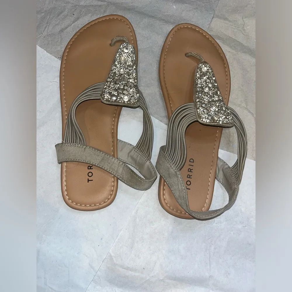 Torrid Grey Elastic T Strap Slingback Faux Suede Stretchy Bling Sandals Sz 10WW - Image 6
