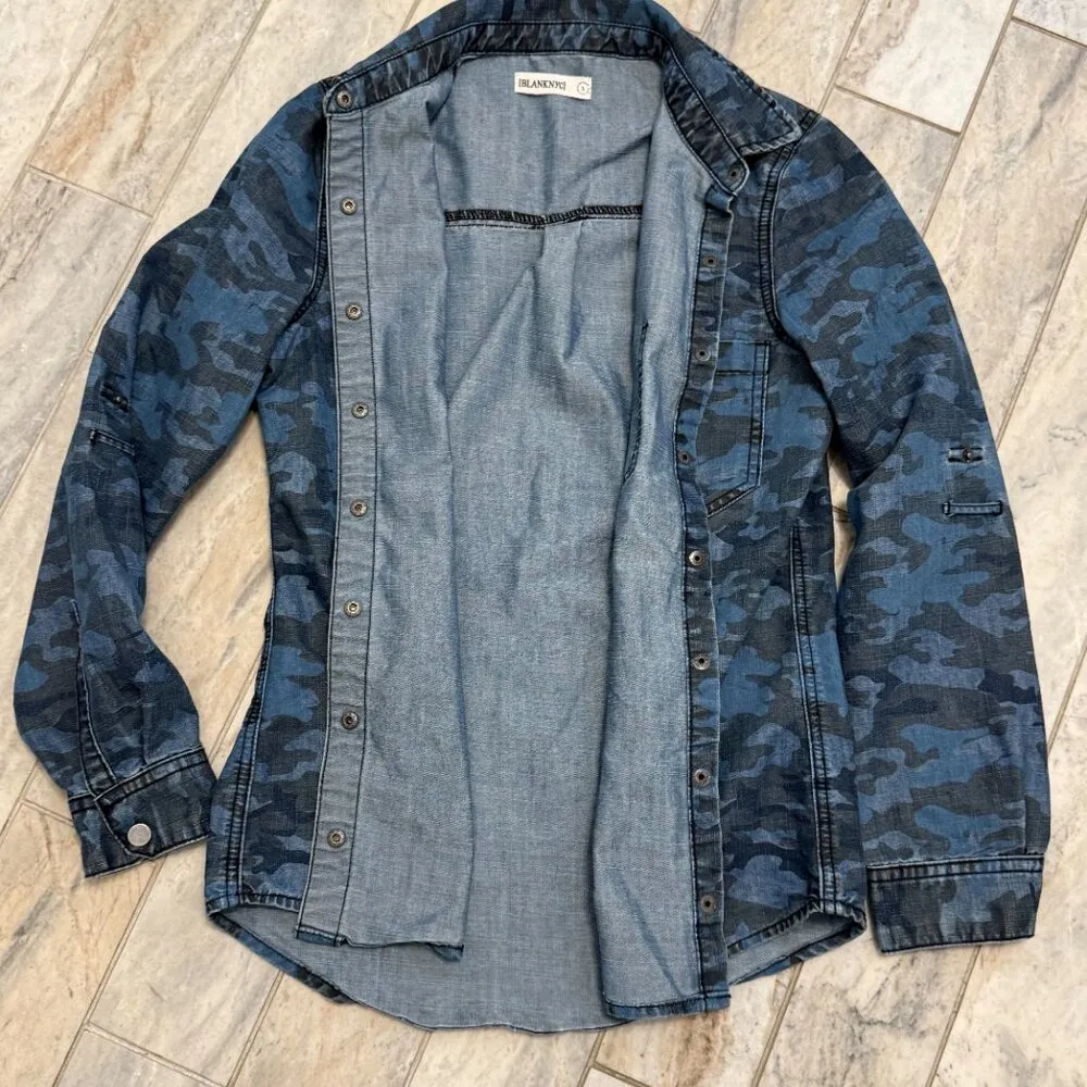 Blank NYC women's small blue denim camo snap button long sleeve shirt - Image 5