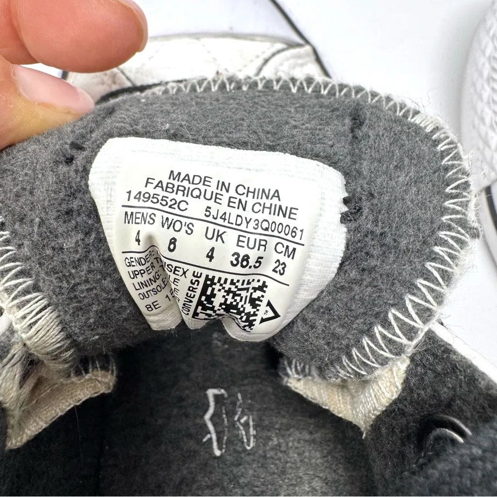 CONVERSE Chuck Taylor All Star Quilted Sneakers, size Women’s 8, Men’s 4 White - Image 9