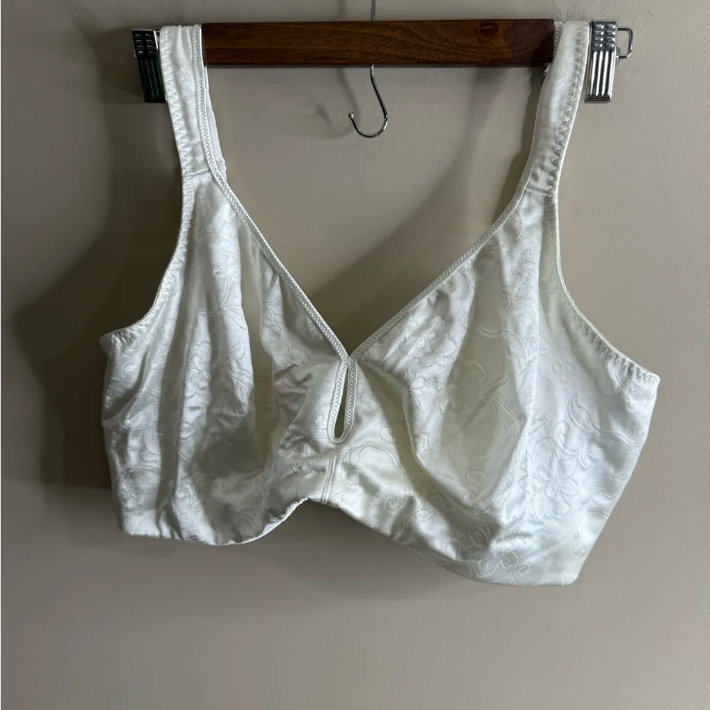 Curvation White Bra no wire size 44DD - Image 6