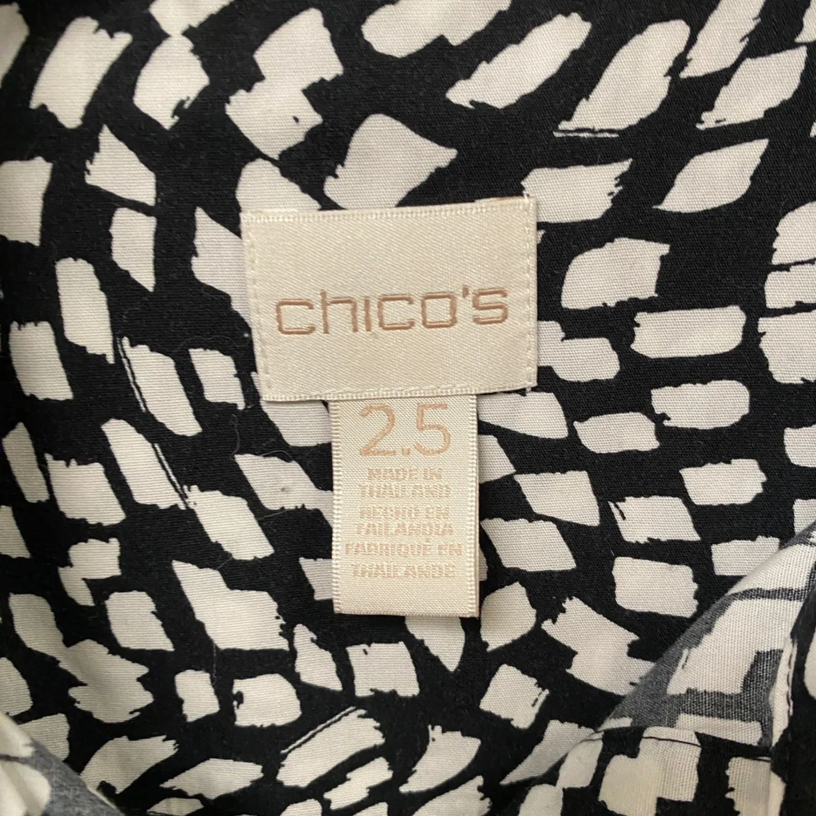 Chico's Black White Abstract Print Career Clean Shirt Women Size 2.5 Office Work - Image 4