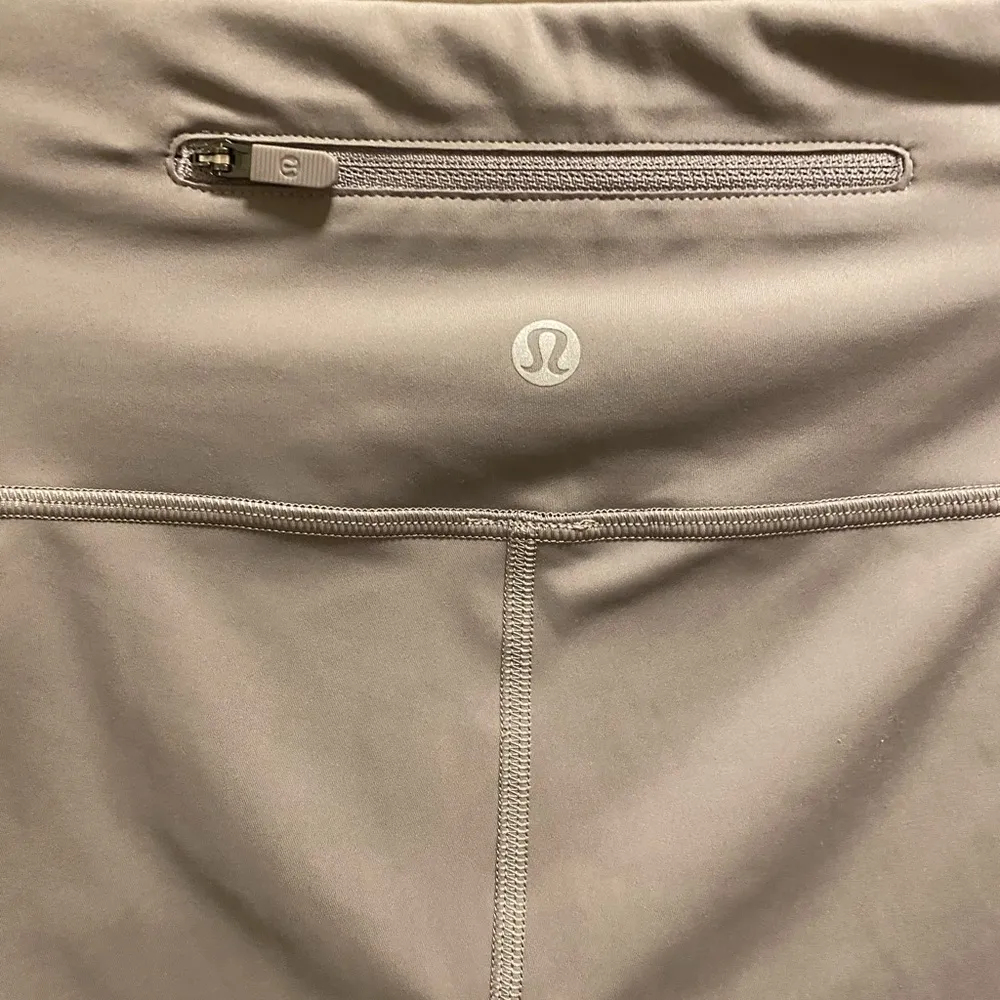 Lululemon Speed Wunder Tight Asymmetrical Design. Half Moon/ Light Chrome Size 6 - Image 9