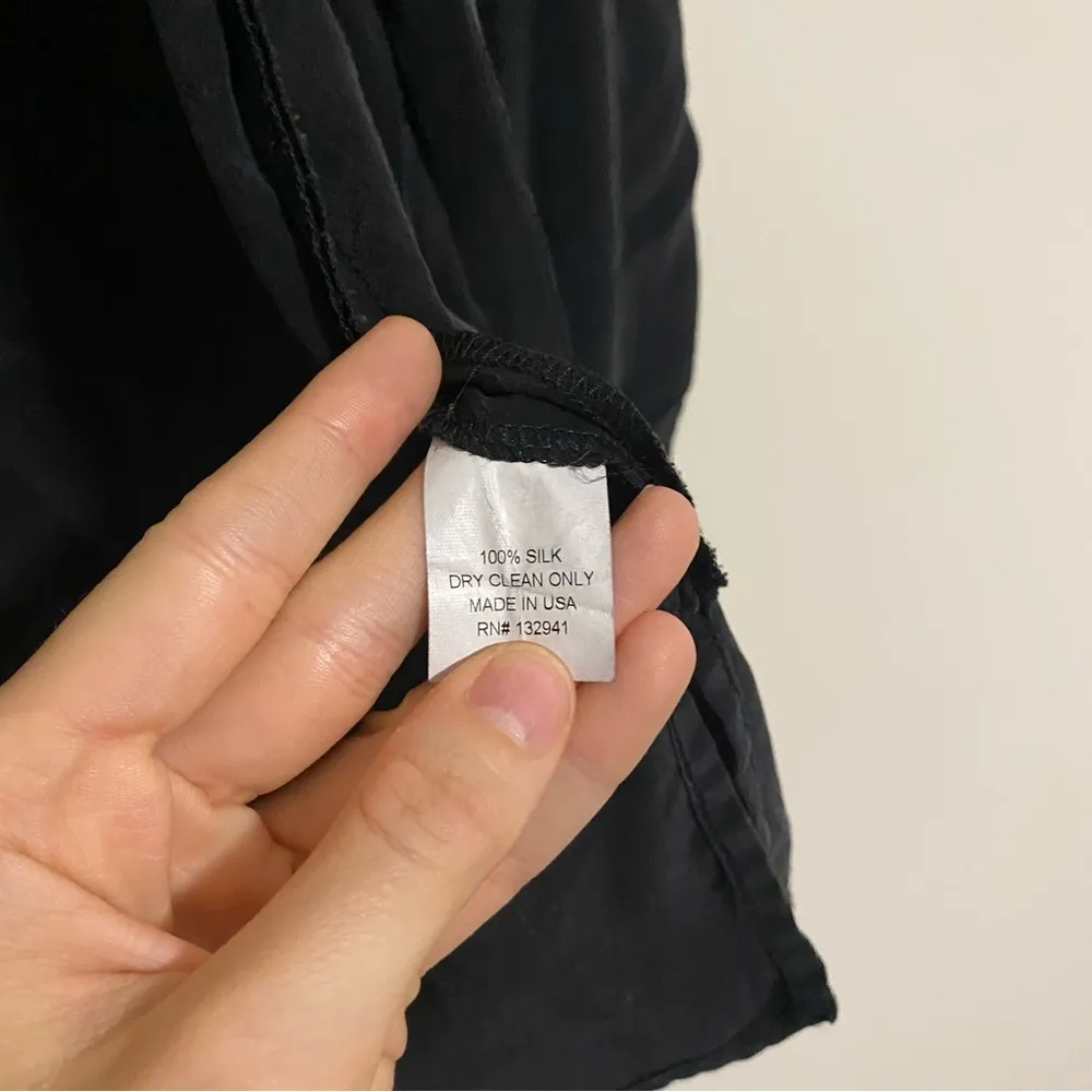 Amanda Uprichard Black 100% Silk Button Front Blouse size small - Image 5