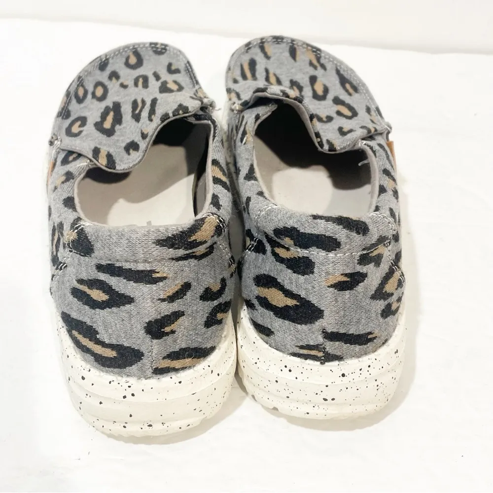 Hey Dude Womens Misty Charcoal Cheetah Size 5 Slip On Walking Shoes - Image 4