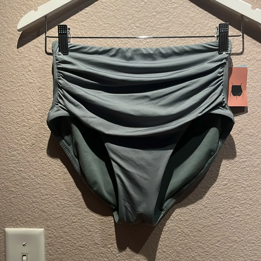 New Shade & Shore Shirred Green High Waist Bikini Bottoms Size Small 4-6 NWT - Image 3