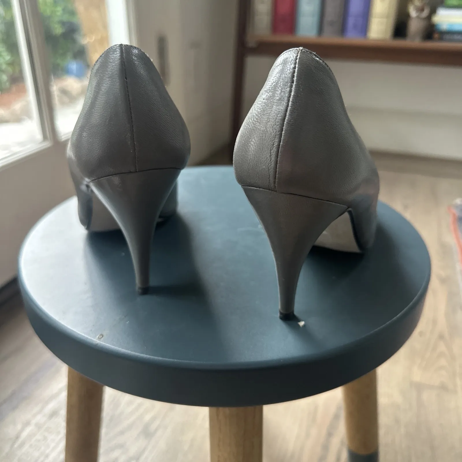 Vintage‎ Axiom Gray Heel With Reptile Toe Fan Detail 6.5M EUC Size 6.5 - Image 4