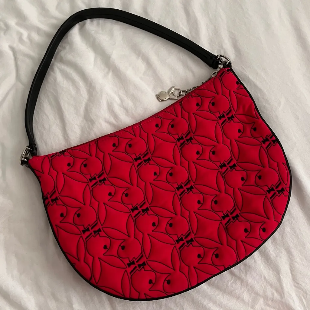 Y2K Playboy Bunny Saddle Hot Pink Shoulder Bag Silver Hardware 2000s Rare - Image 4