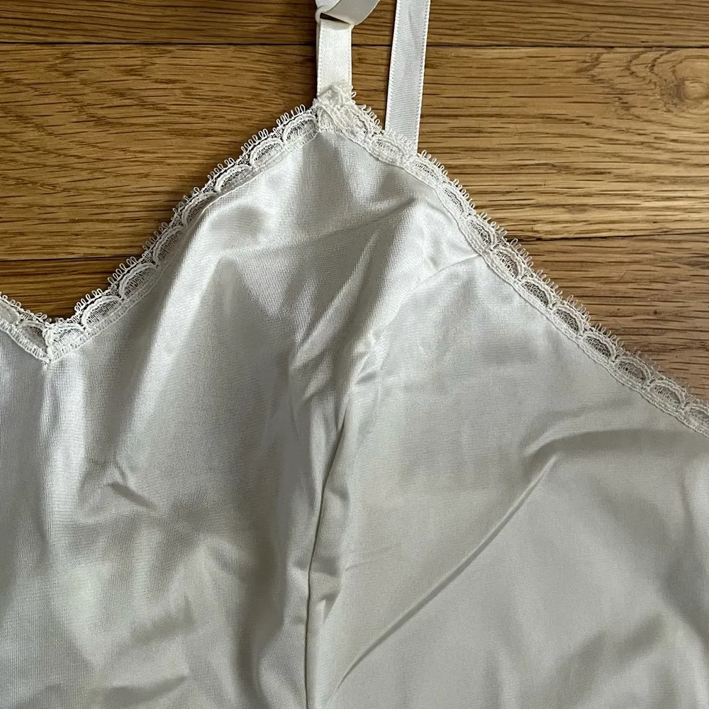 Vintage Vanity Fair Lace-Trim V-Neck Camisole - Size 34 - Image 3