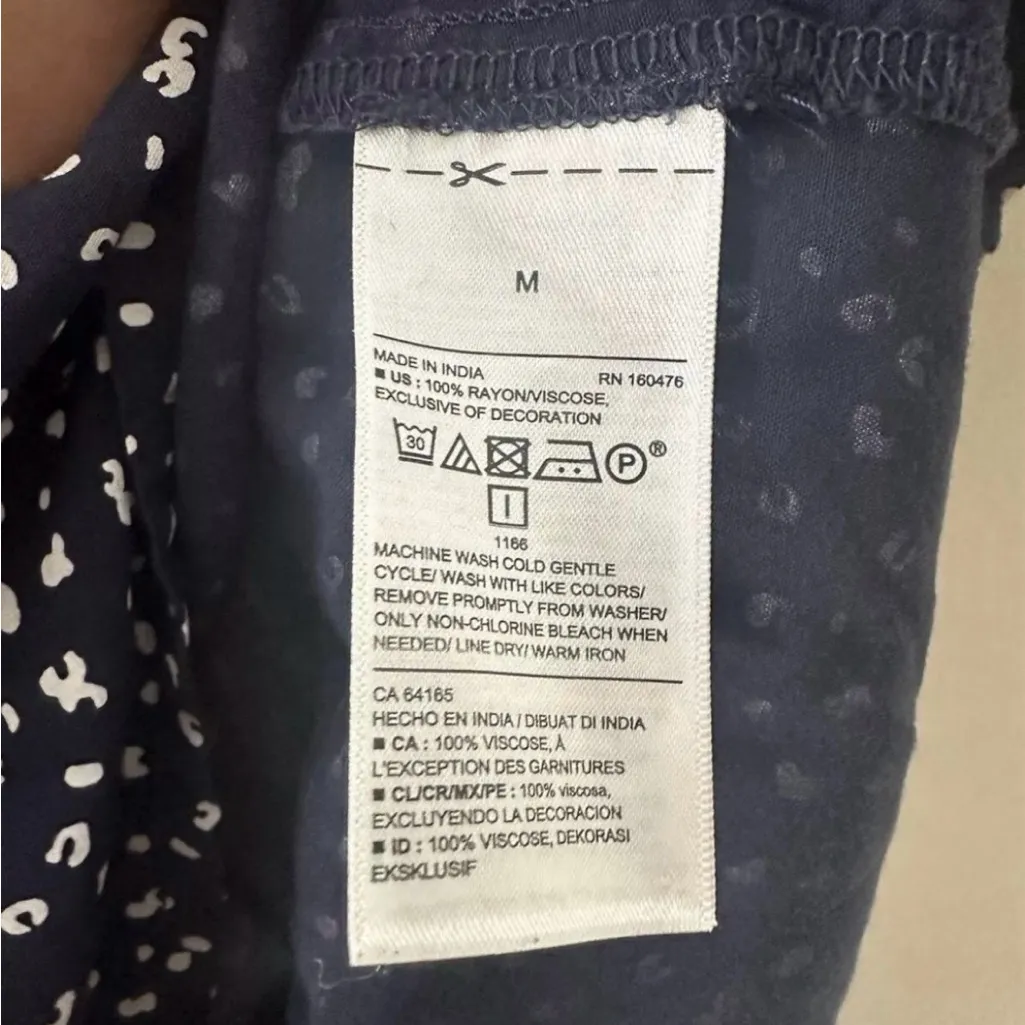 Old Navy Women’s Sleeveless Tie-Neck Swing Blue/White Leopard Print Shift Dress - Image 4