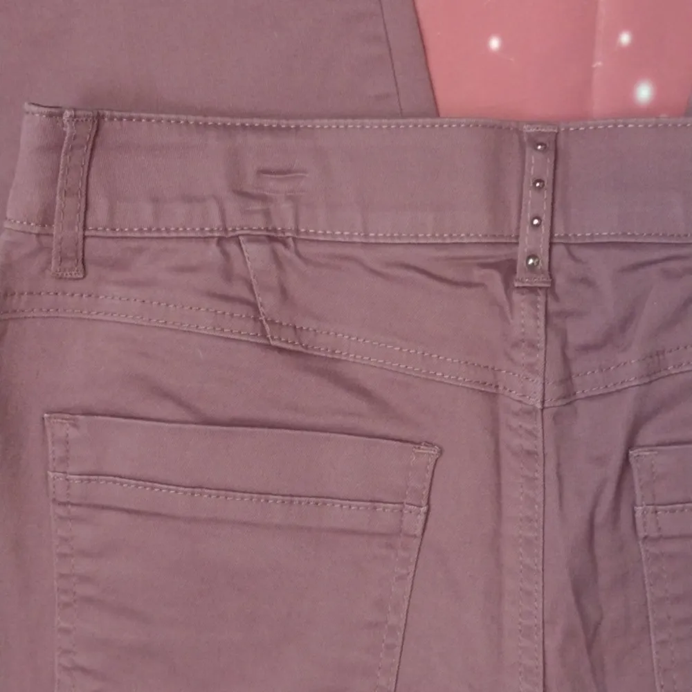 Democracy mauve studded jeans size 8 petite - Image 5