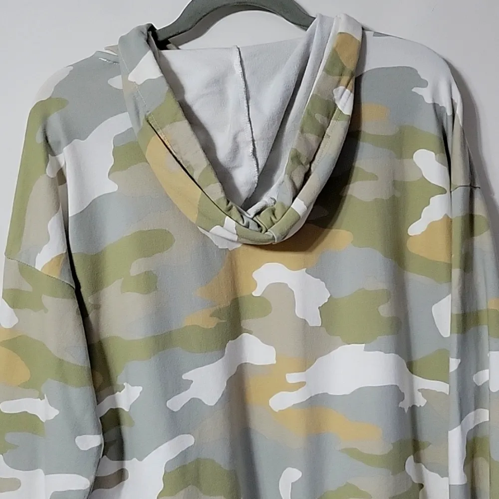 Aerie Oversized Split hem Camo Hoodie Size S - Image 9