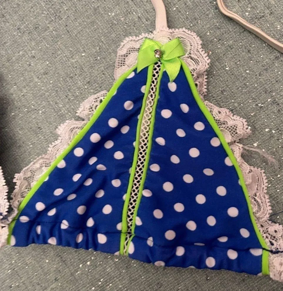 Beach Bunny Haute Dot Bikini Top - Image 5