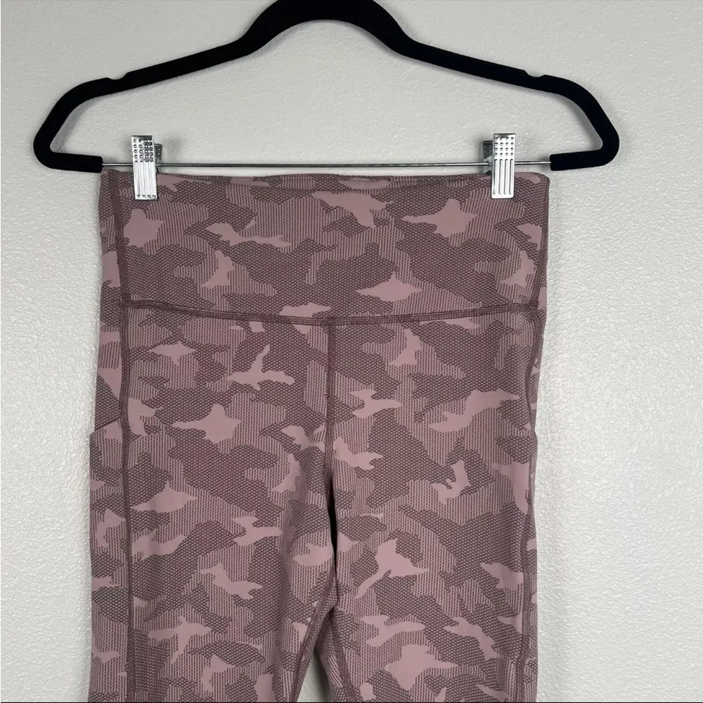 Athleta Women’s Ultimate Stash Pocket Camo Sz‎ M - Image 4