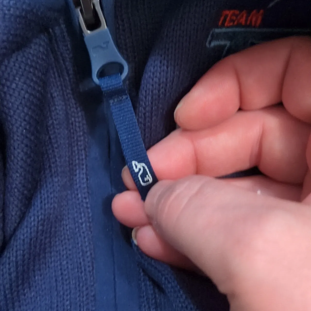 Vineyard Vines Women's Deep Bay Sweater Fleece Vest Size Small - Image 10