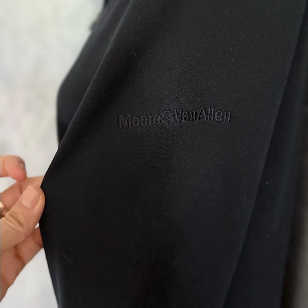 Nike  Ladies Dri-FIT 1/2-Zip Cover-Up - Black/White Golf Size Large - Image 12