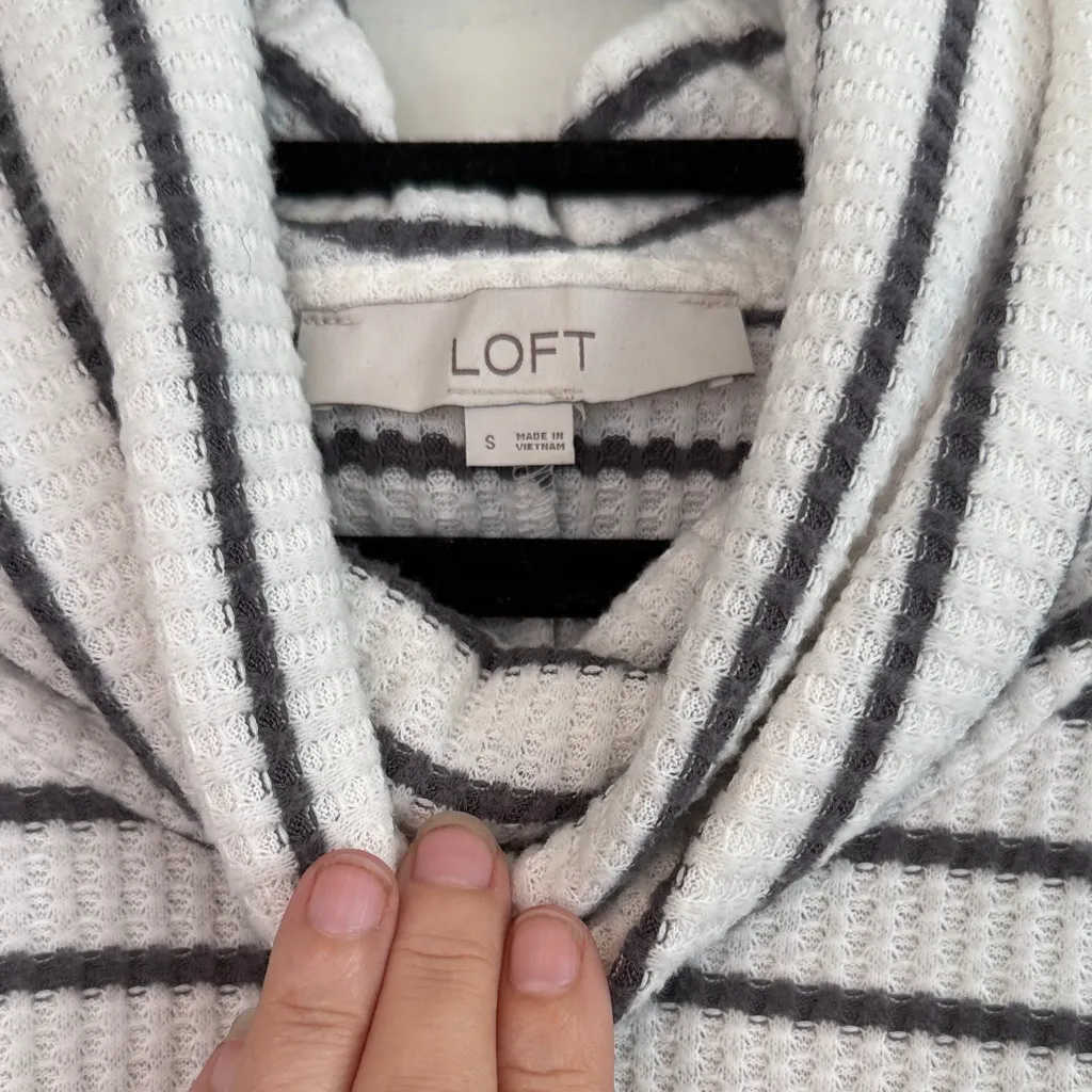 LOFT‎ Striped Cowl Neck Waffle Top - Gray & White, Size Small - Image 3