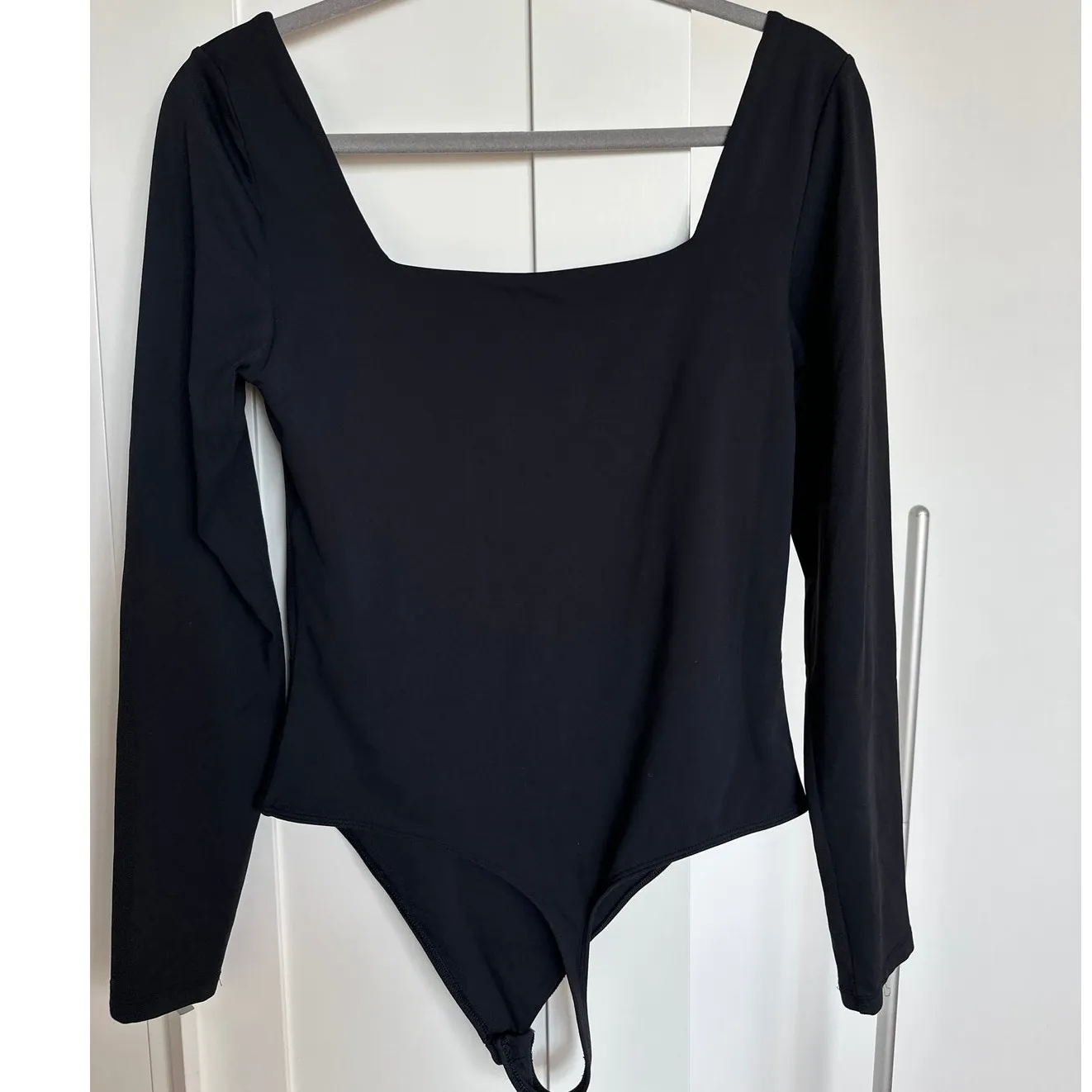 Aritzia Babaton Black Contour Squareneck Longsleeve Thong Bodysuit, Size L, EUC - Image 2