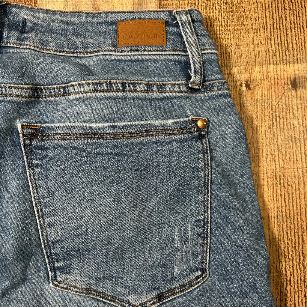 Judy Blue 14W Relaxed Fit Jeans Sunflower Embroidered Raw Hem Stretch Plus Size - Image 7