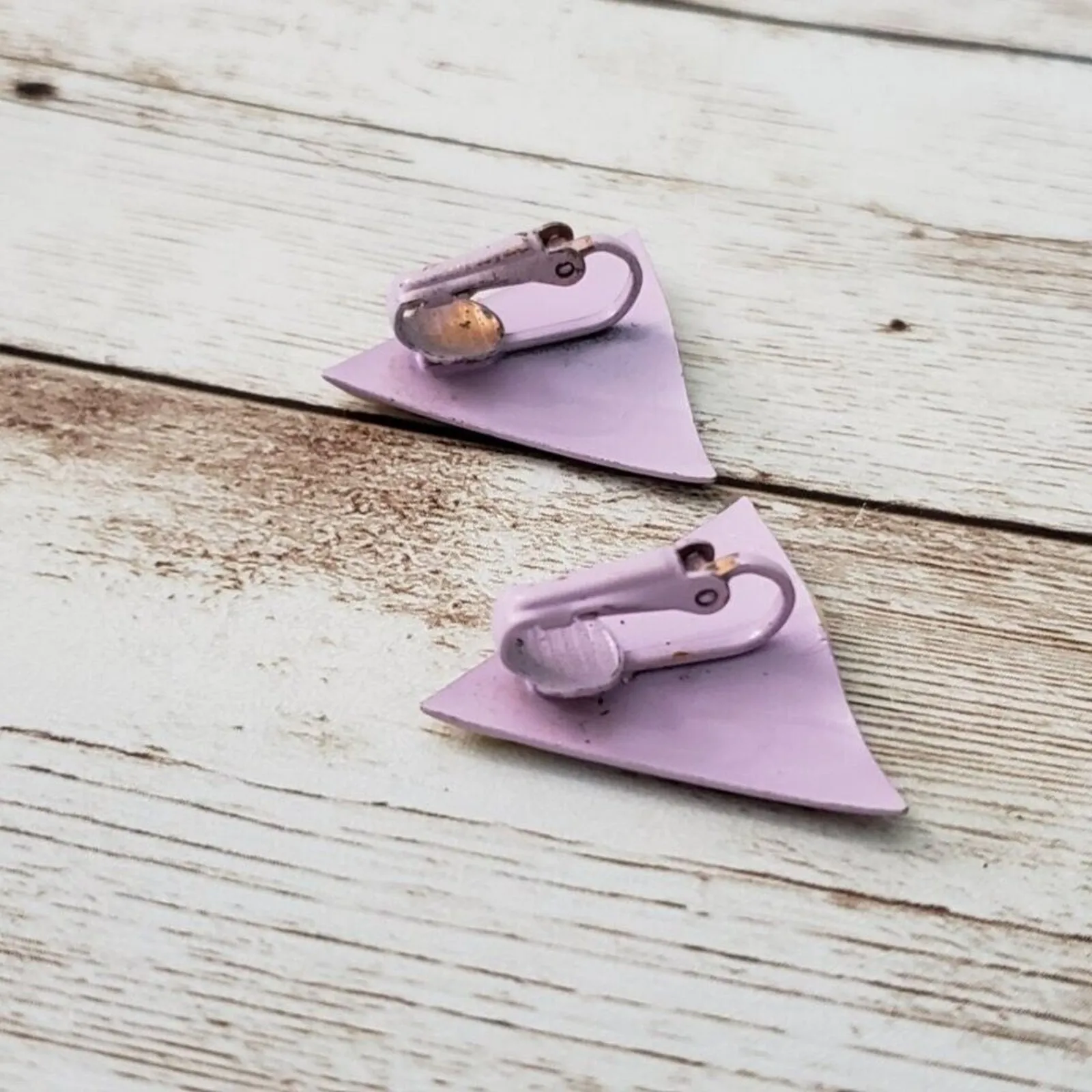 Vintage Clip On Earrings 1" Lilac Purple & Yellowy Cream Retro Triangle - Image 8