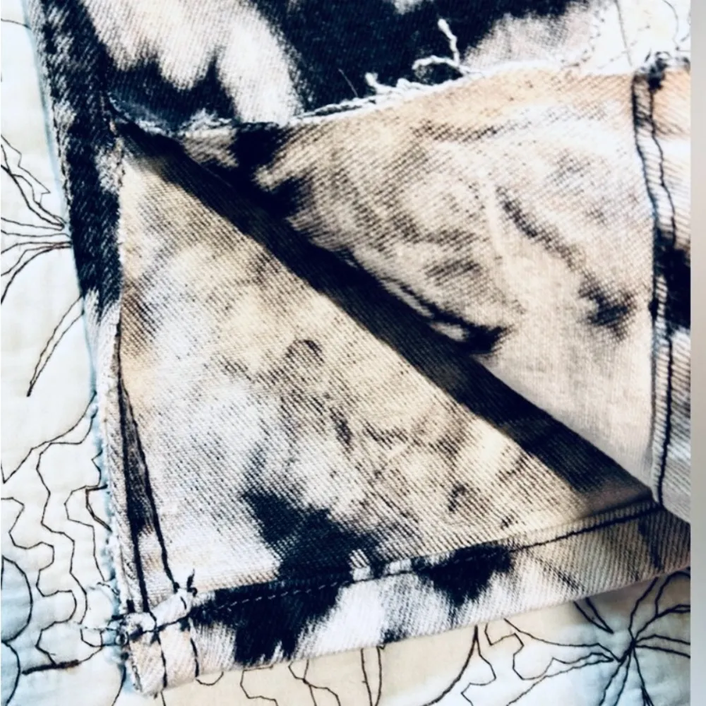 REVICE Uptown Twister High Waist Tie Dye Straight Snipped Hem Jeans NWT Sz  24 - Image 5