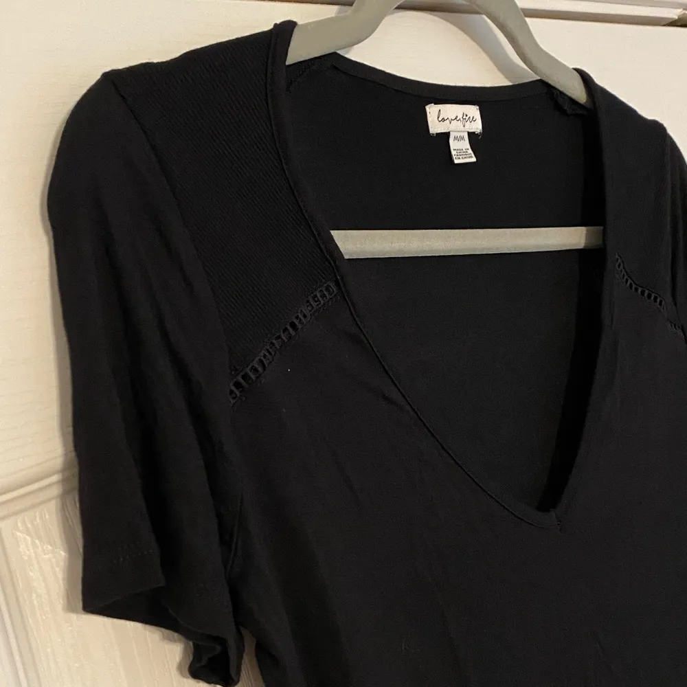 Black Peplum V - Image 6