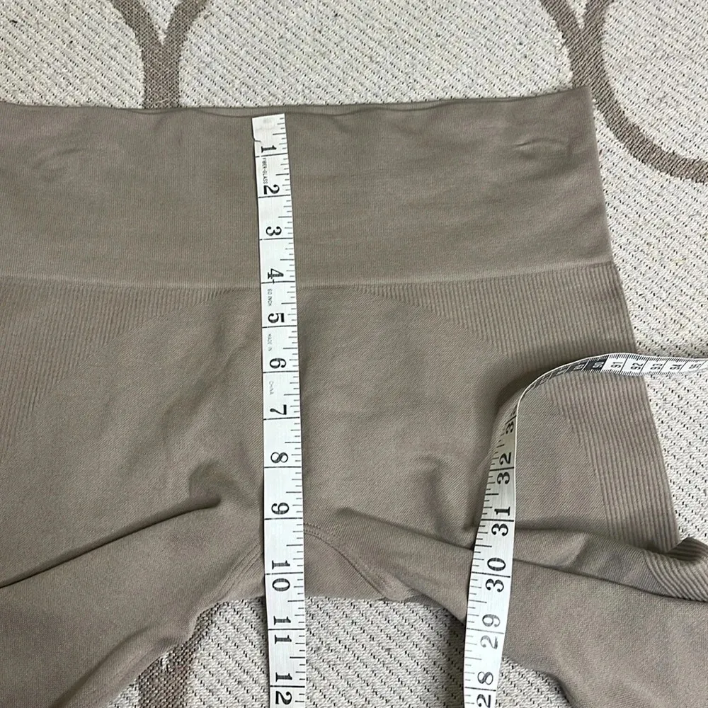 Set Active SCULPTFLEX
Leggings Seamless side ribbed neutral leggings - Image 6