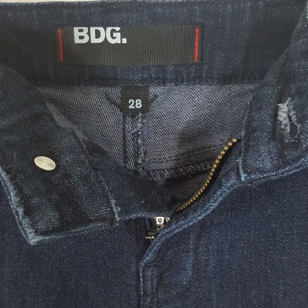 BDG Urban Outfitters Embroidered Aztec Tribal Denim Shorts Size 28 - Image 3