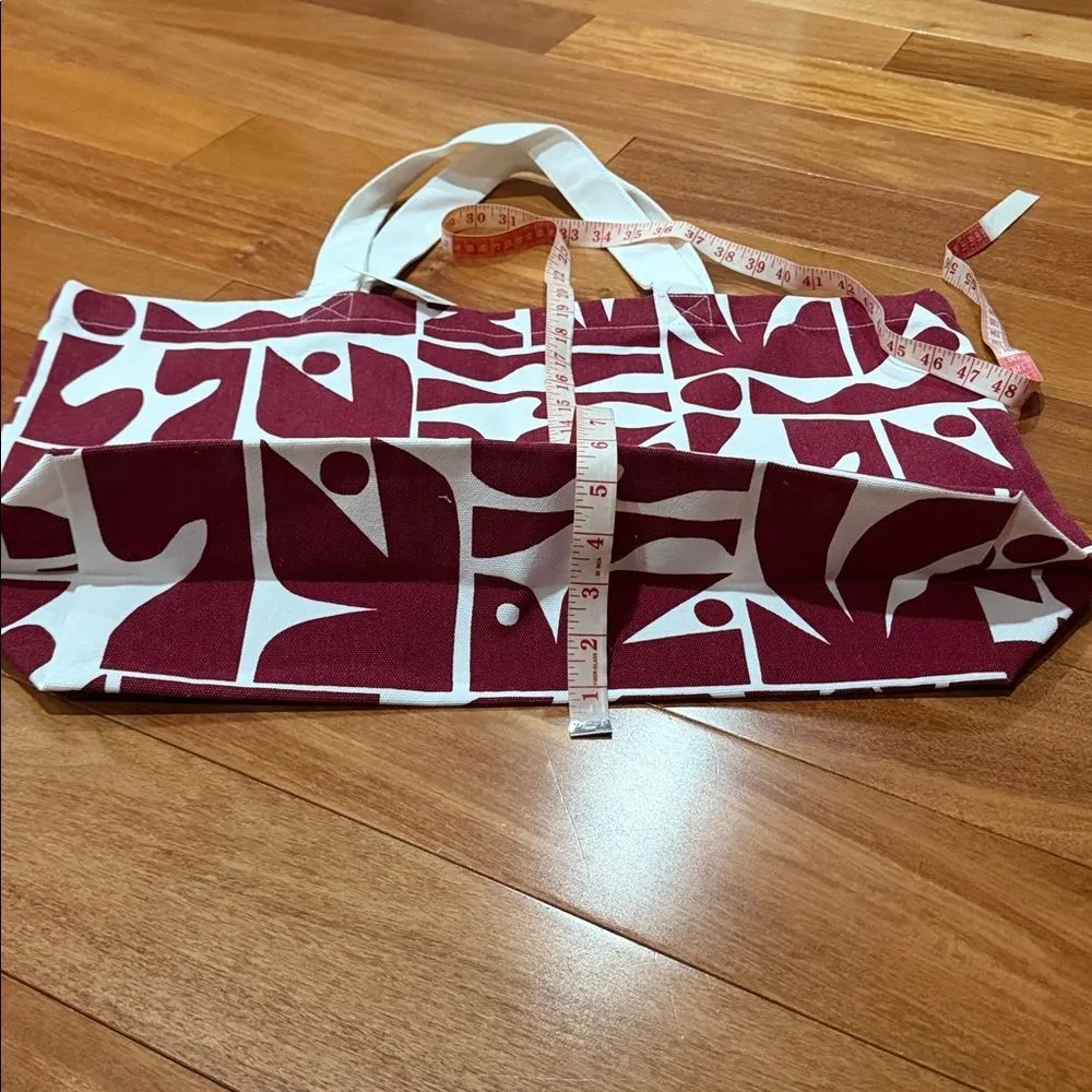 NWT Vuori Holiday Bag Strawberry - Limited Edition - Image 7