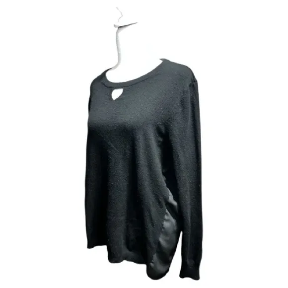 One A Orange and White Label Black Size L - Image 3