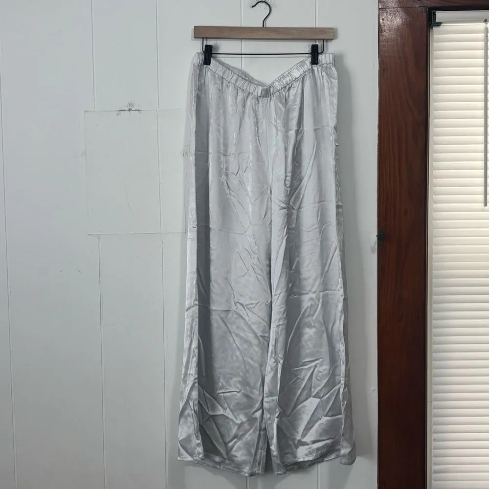 PJ Harlow‎ Mya Crop Icy Silver Satin Lounge Pajama Pants NWT Size Large - Image 2