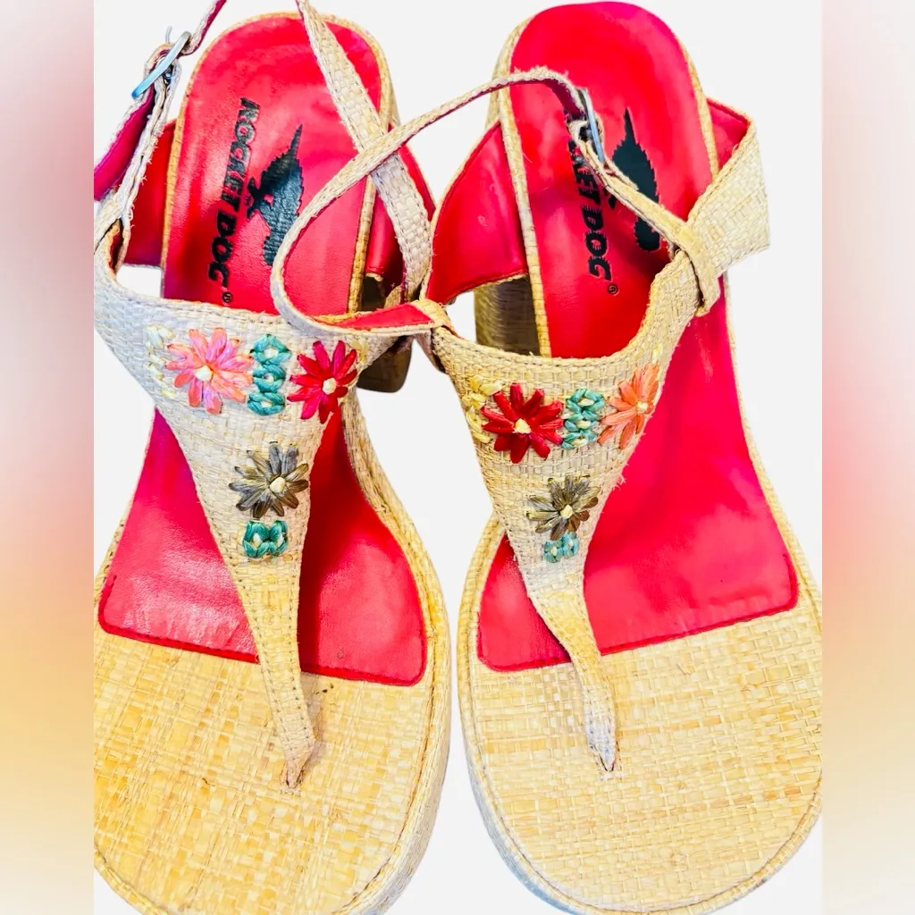 Rocket Dog brand wedges sandals with raffia uppers and floral embellishments. Tan Size 9 - Image 2