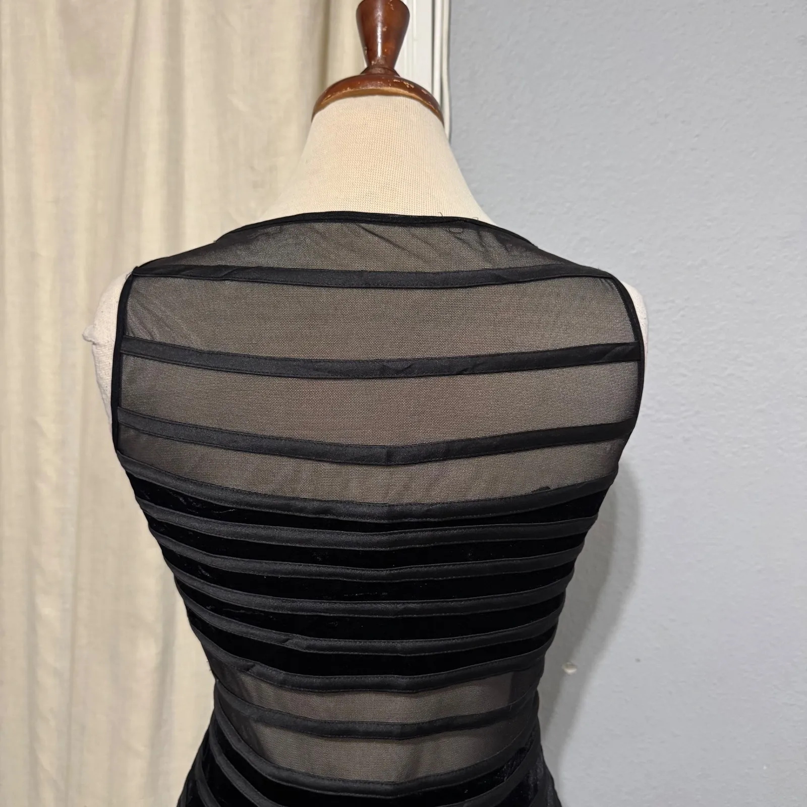 JS Collections Black Velvet Sheer Stripe Formal Gown Dress Sz 10 Made in Canada - Image 8