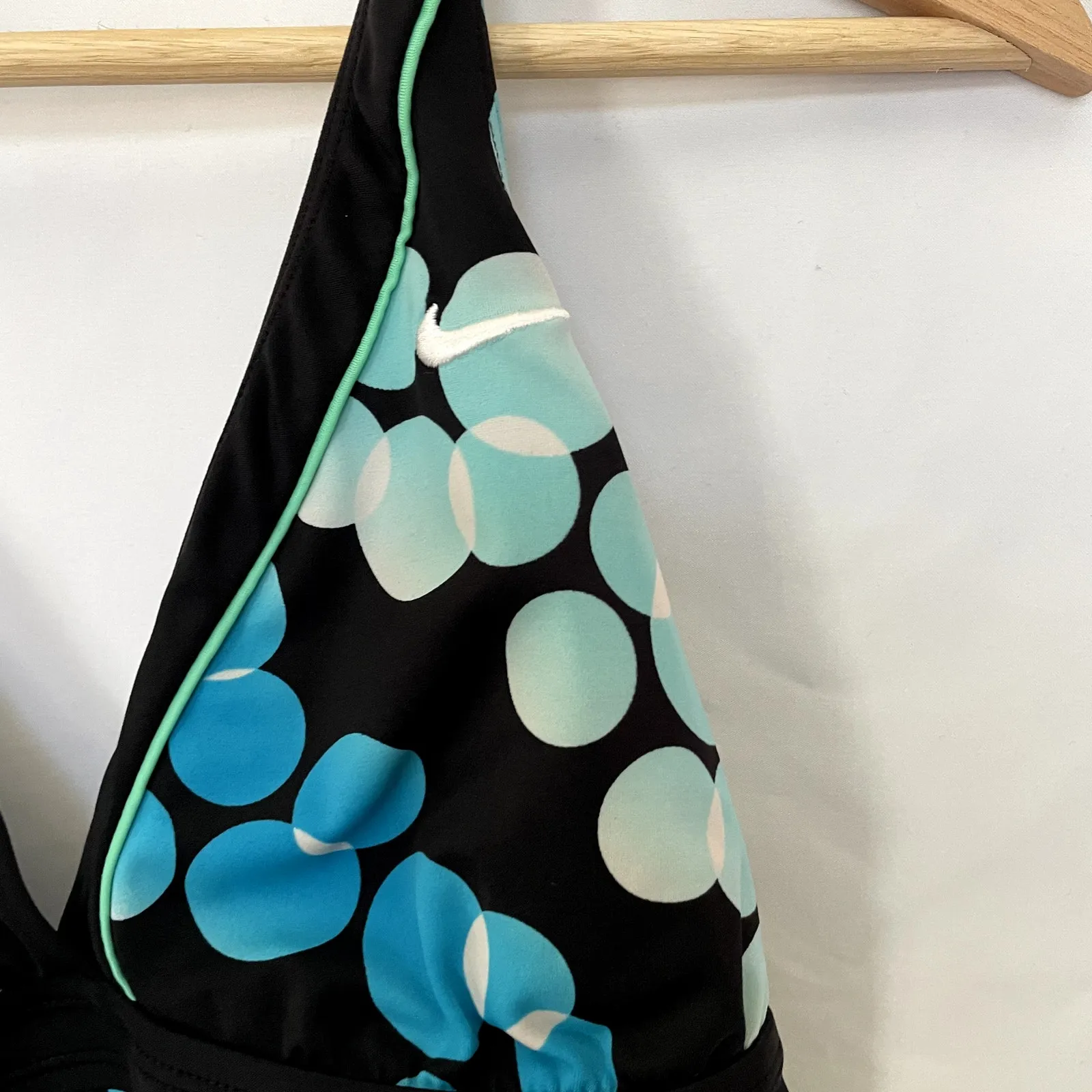 Nike halter neck swimsuit top black blue circles padded bra women's size M nylon - Image 2