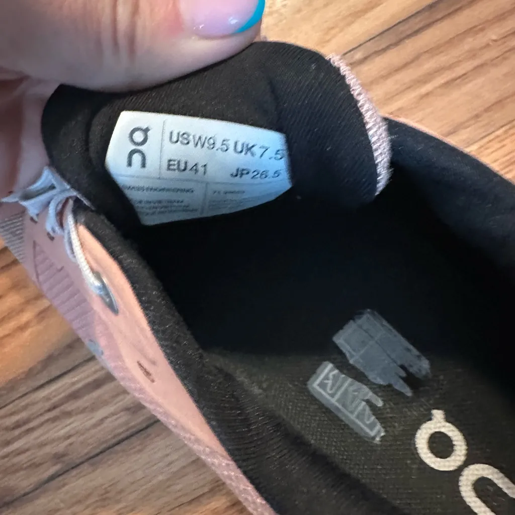 On Running Cloudrunner Sneakers Pink Size 9.5 - Image 3