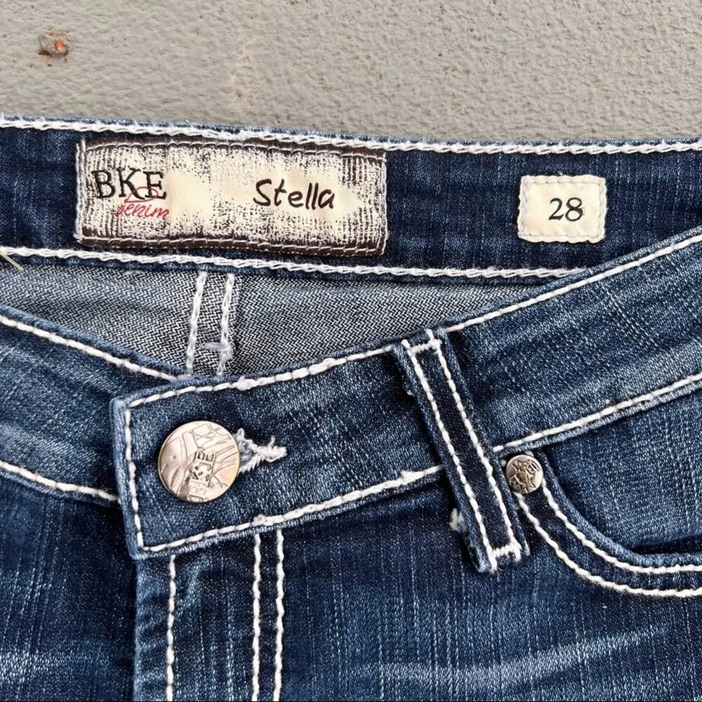 BKE Buckle  Stella Bermuda jean shorts Size 28 - Image 3