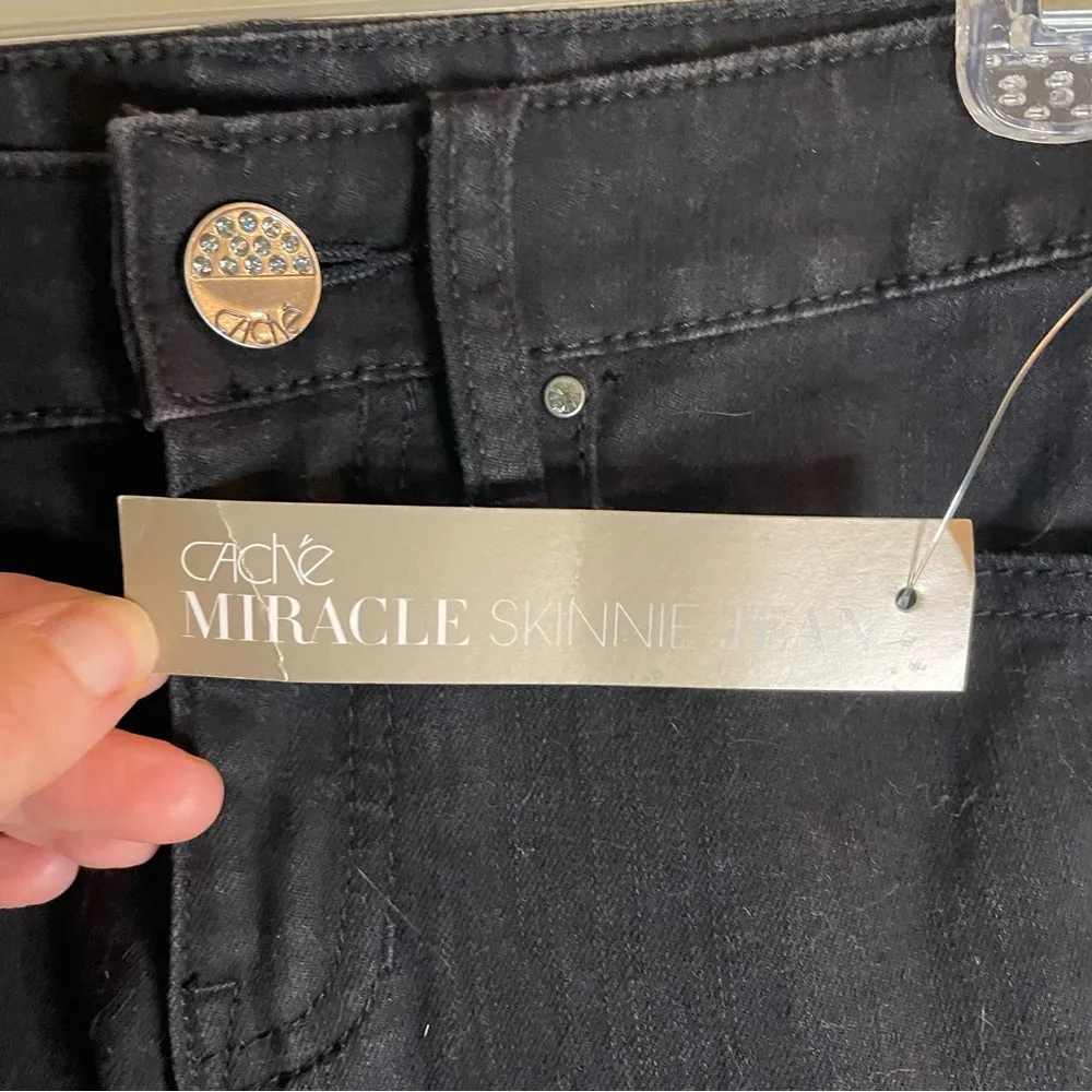 NEW Caché Black Miracle Skinnie Jean Size 0 embellished - Image 4