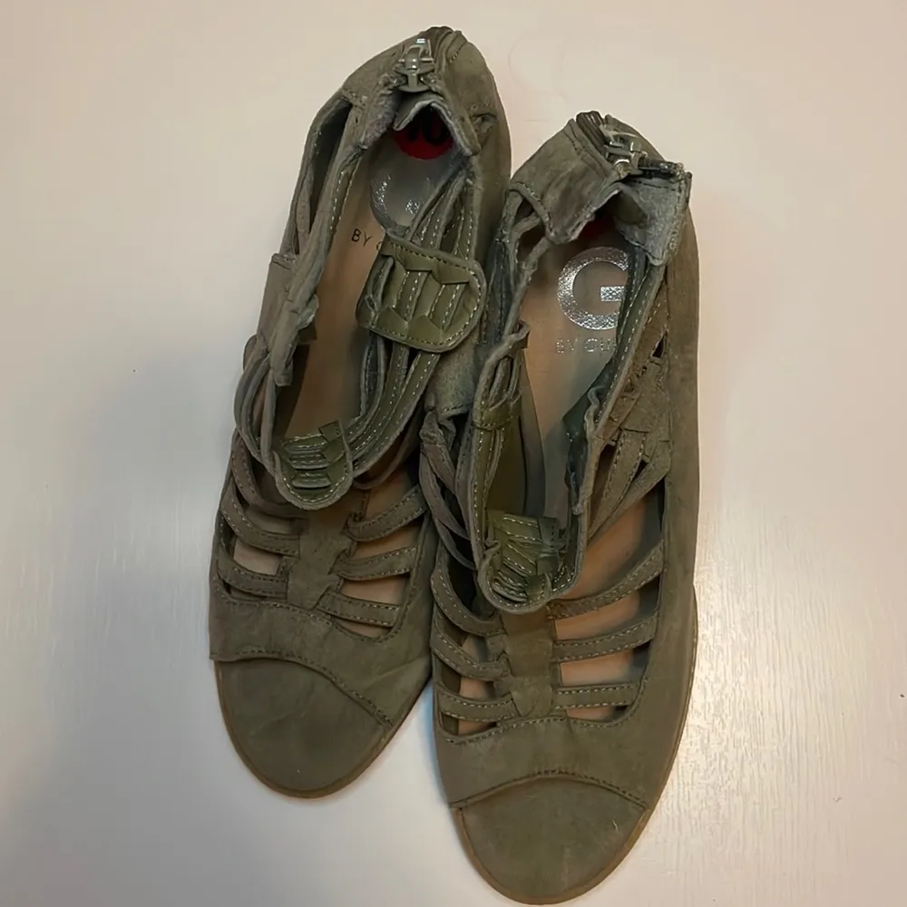 Major sale $16 was $29 Guess Marciano platform heels taupe green caged s… - Image 6